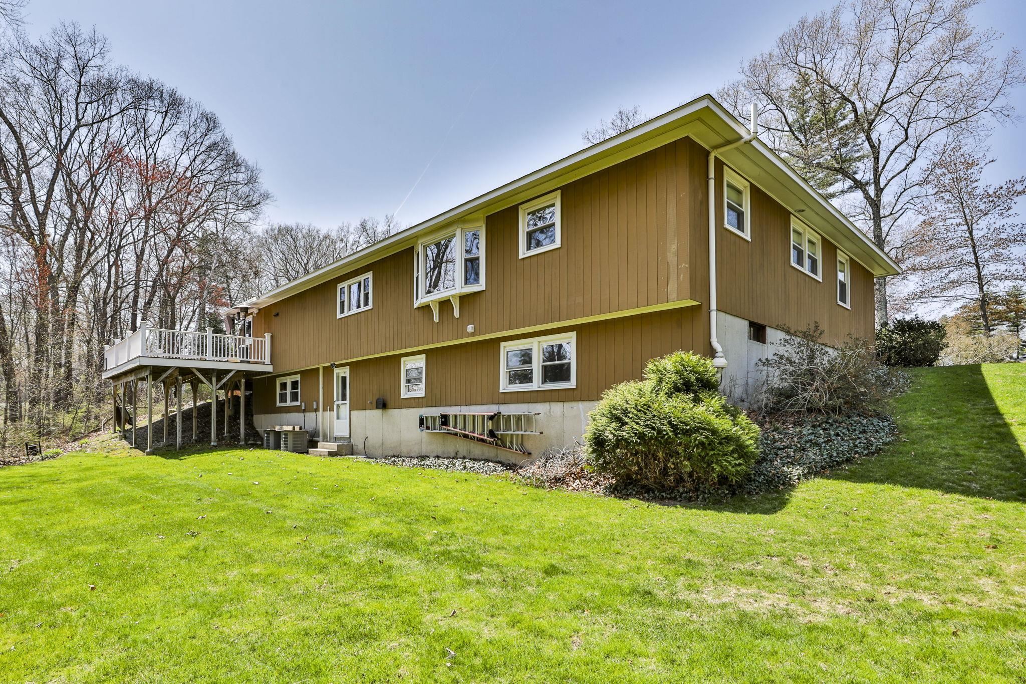 6 Nova Road Nashua, NH 03064 - Photo 4 of 34