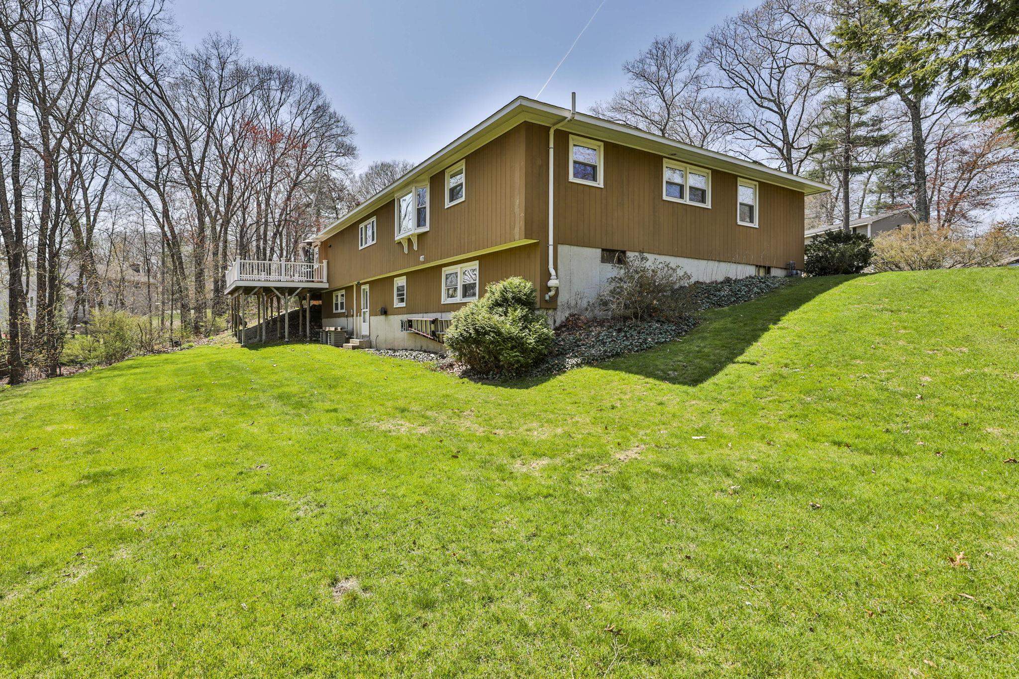 6 Nova Road Nashua, NH 03064 - Photo 5 of 34