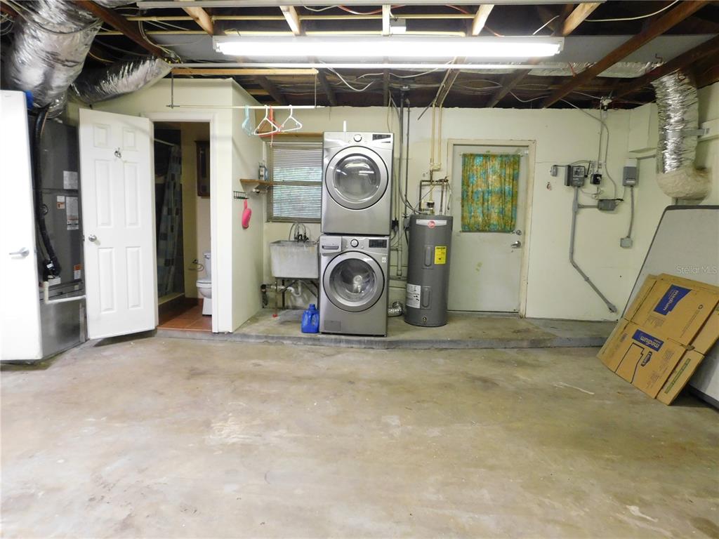888 Forest Glen Road Clearwater, FL 33765 - Photo 40 of 61 a view of car garage