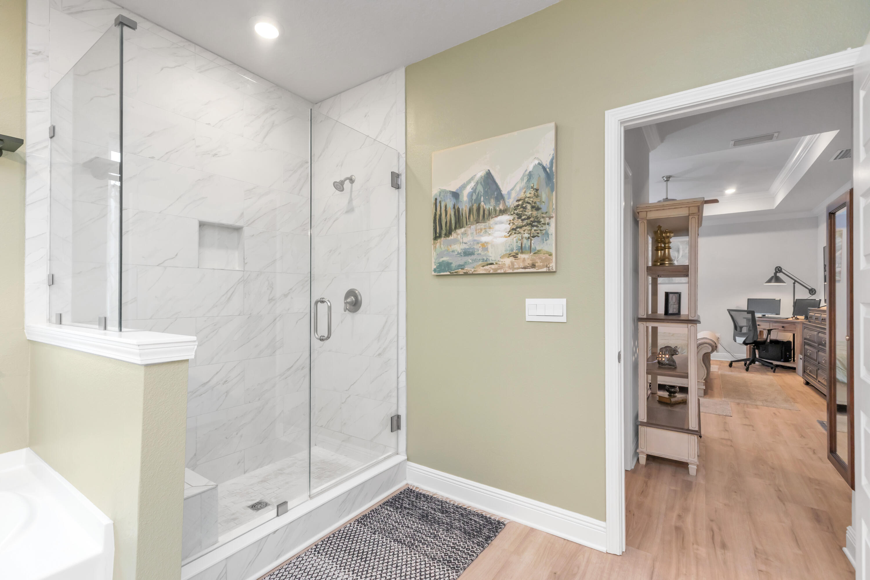 18 Hammock Circle Freeport, FL 32439 - Photo 27 of 50 a view of a bathroom with tub and shower