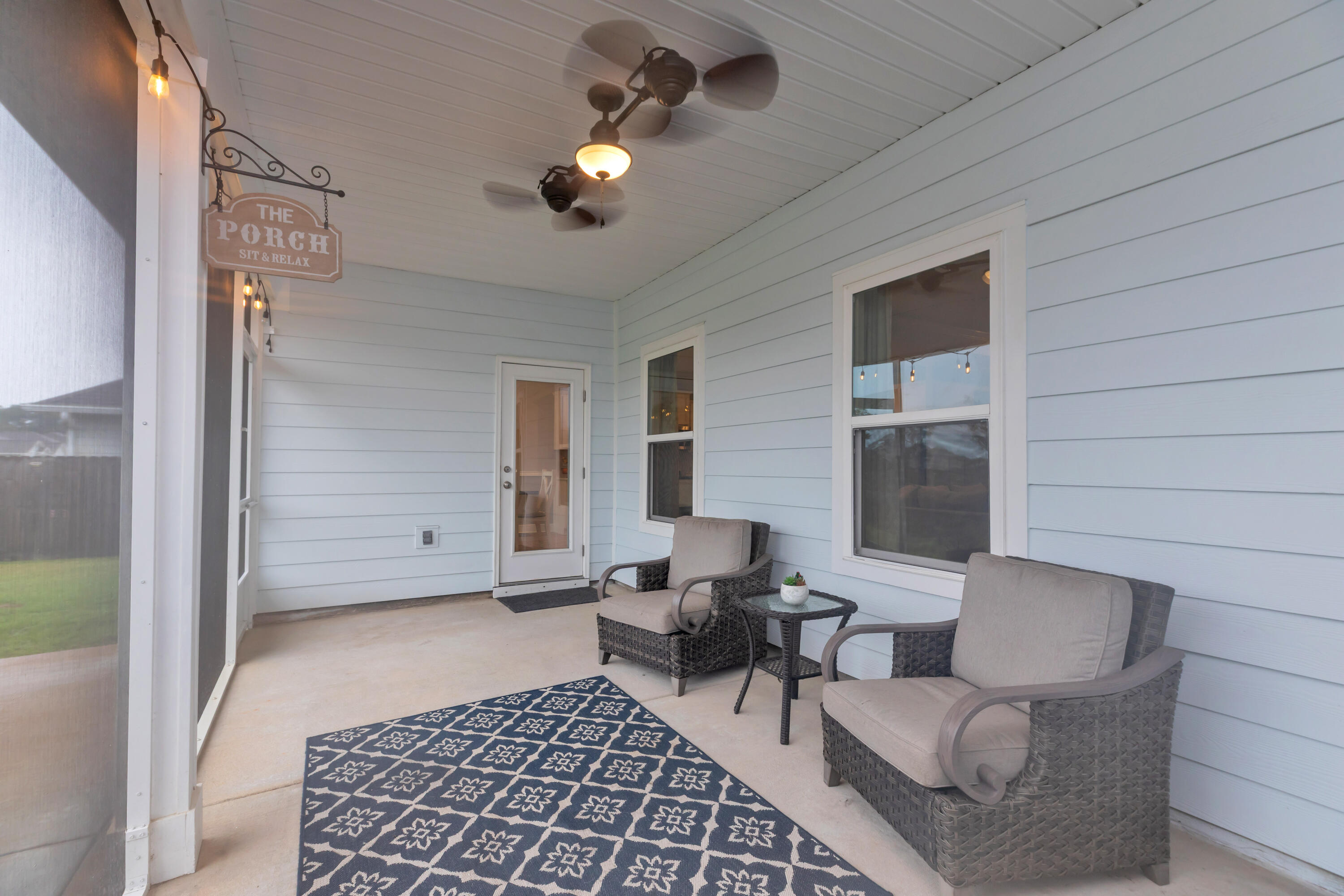 18 Hammock Circle Freeport, FL 32439 - Photo 41 of 50 a living room with furniture and a rug