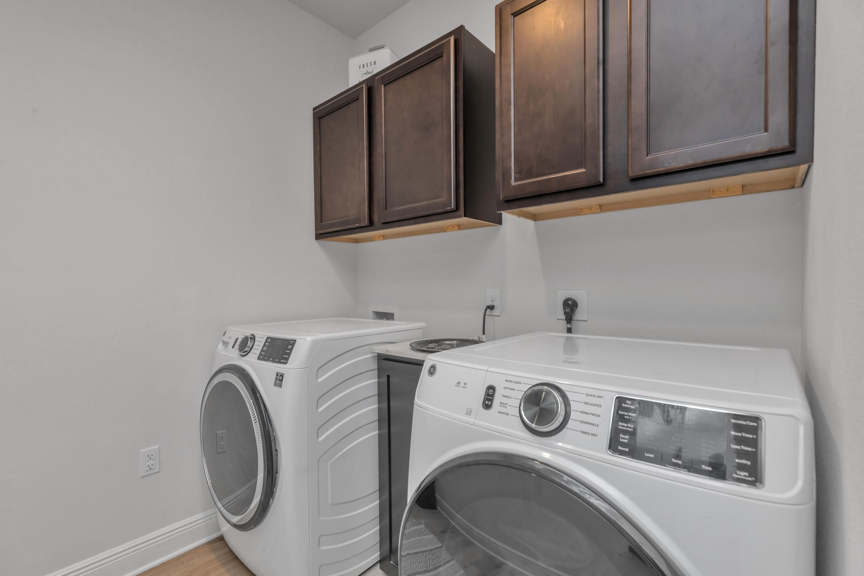 18 Hammock Circle Freeport, FL 32439 - Photo 45 of 50 a utility room with dryer and washer