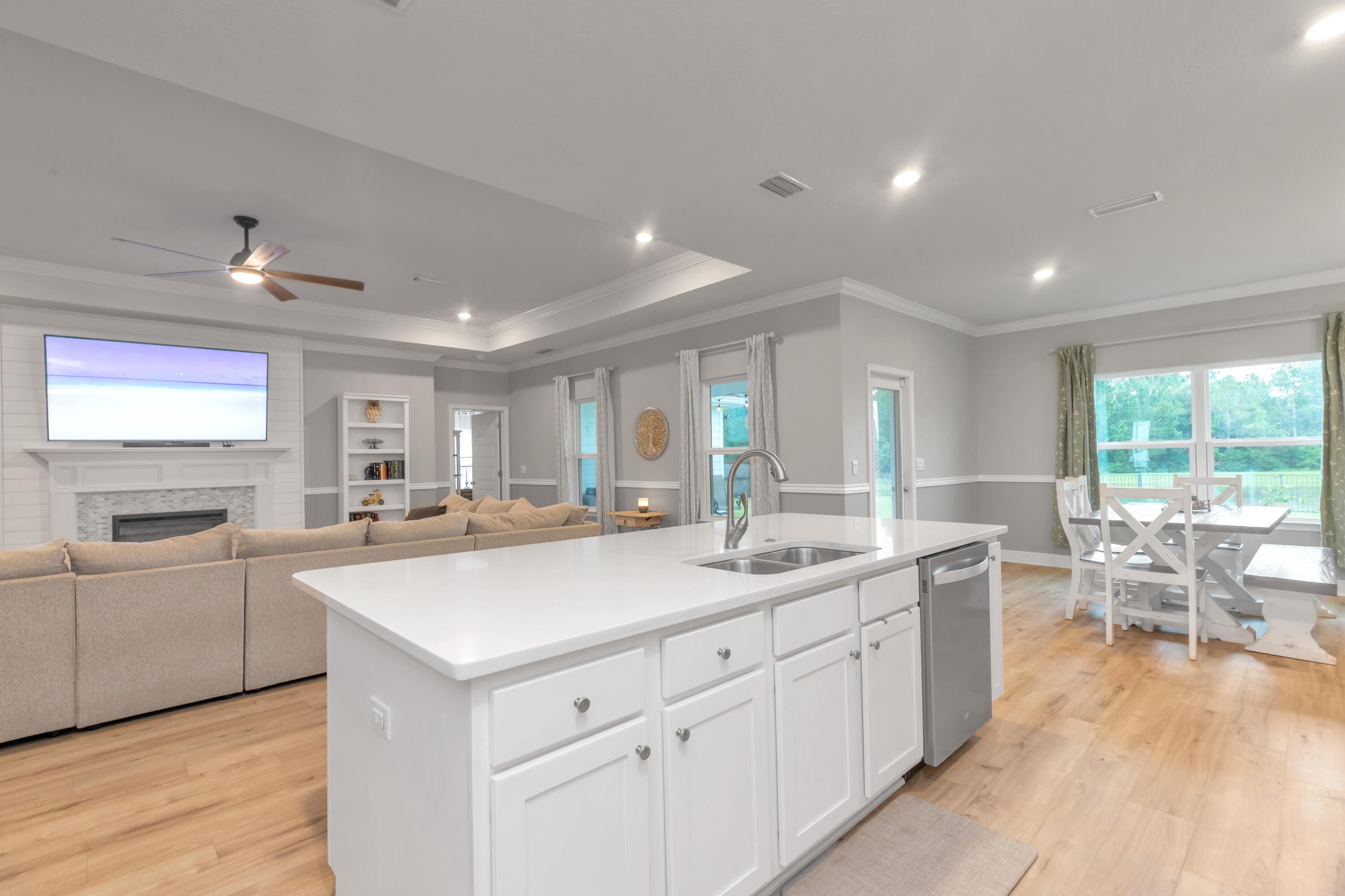 18 Hammock Circle Freeport, FL 32439 - Photo 10 of 50 a large white kitchen with a large window