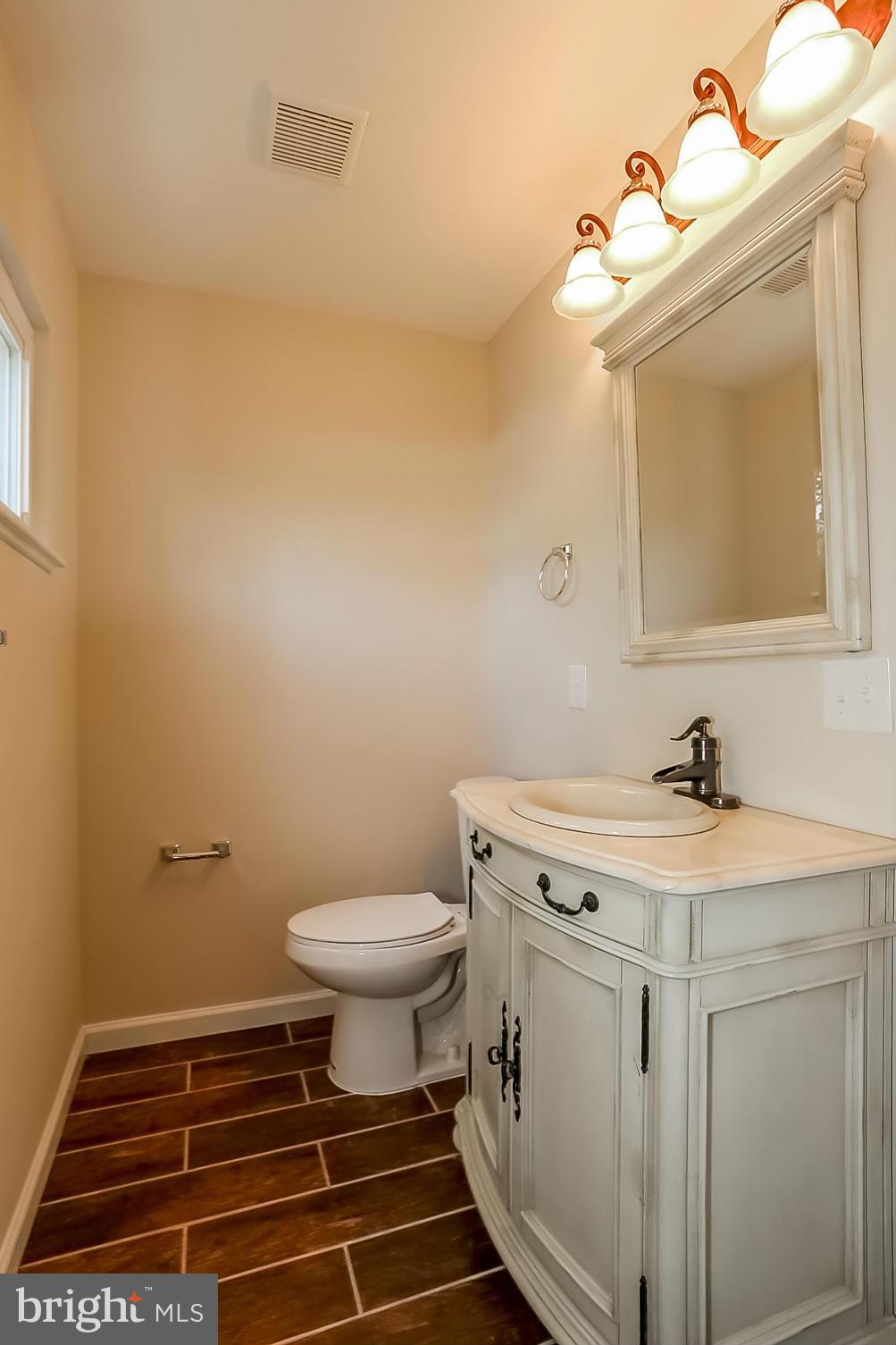4511 Gage Road Alexandria, VA 22309 - Photo 16 of 30 Bath (Master)