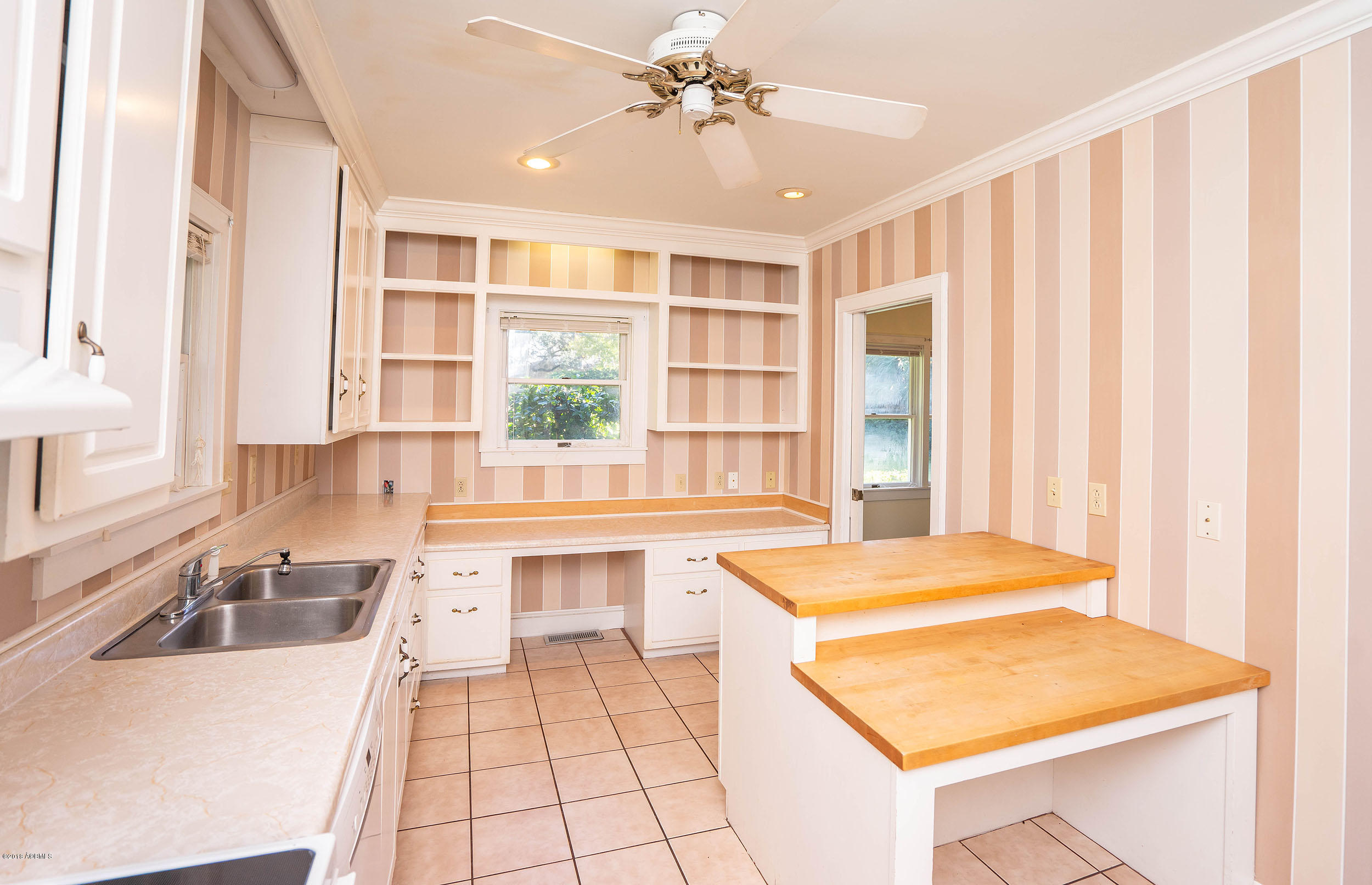 750 Ribaut Road Beaufort, SC 29902 - Photo 16 of 50 Kitchen