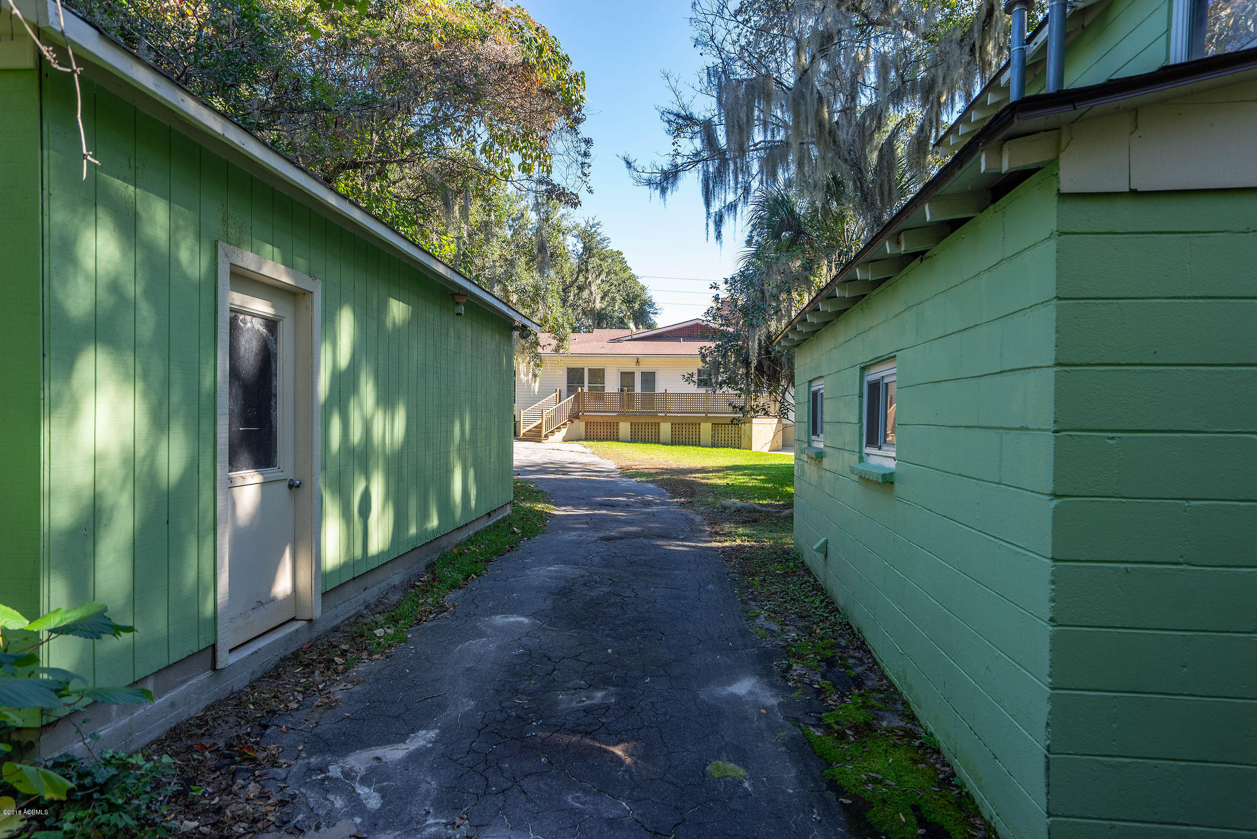 750 Ribaut Road Beaufort, SC 29902 - Photo 39 of 50 Garage-Utility