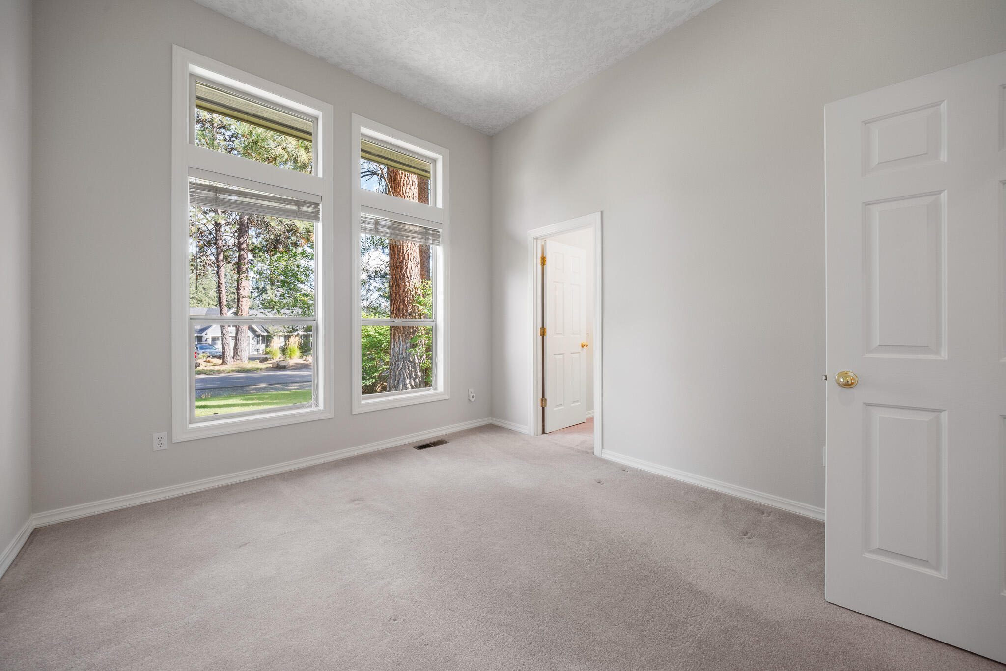60799 Currant Way Bend, OR 97702 - Photo 15 of 27 Bedroom #2