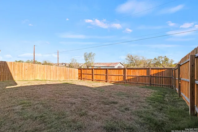 a view of a outdoor space with a house