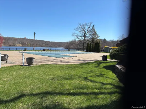 $509,000 | 92 Lake Ridge Cove, Mohegan Lake, NY 10547