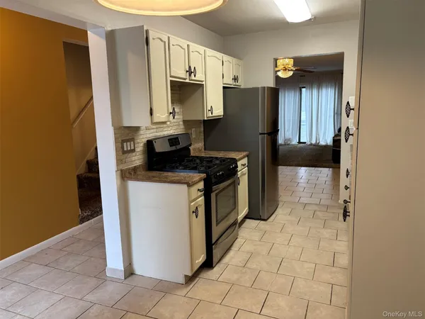 $509,000 | 92 Lake Ridge Cove, Mohegan Lake, NY 10547