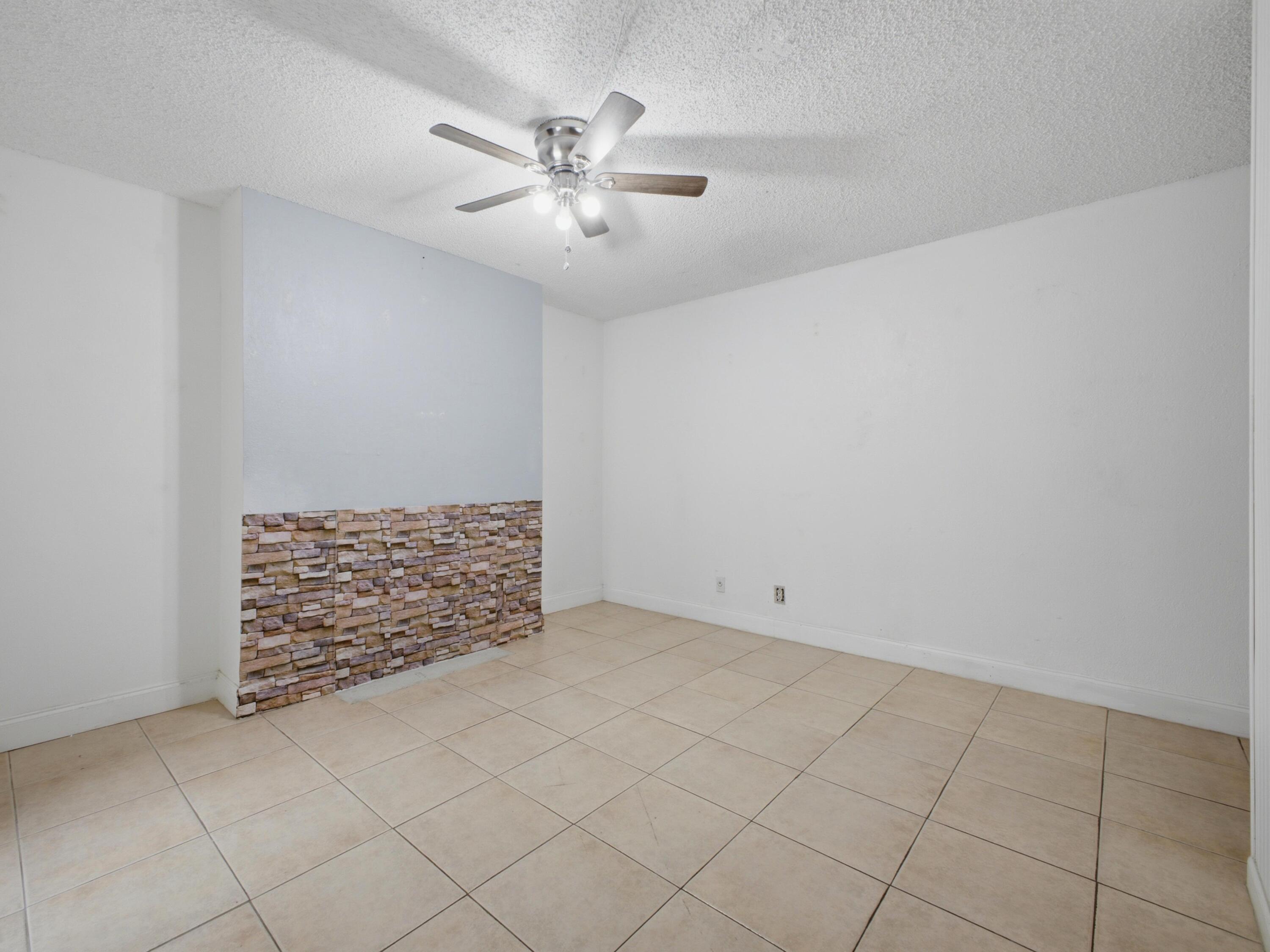 105 Woodland Road Palm Springs, FL 33461 - Photo 19 of 44 Family