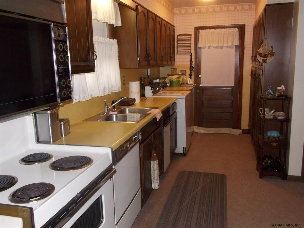 4 Yale Street Schenectady, NY 12304 - Photo 7 of 10 Photo 7