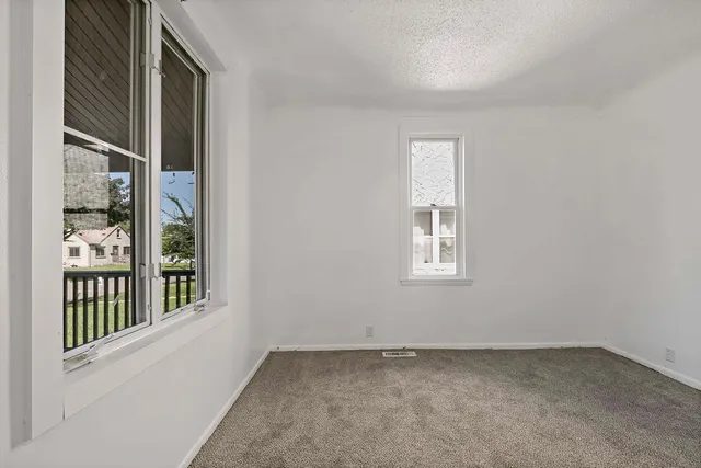 $289,900 | 1454 Albemarle Street, St. Paul, MN 55117