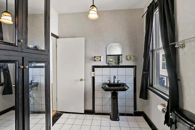 $289,900 | 1454 Albemarle Street, St. Paul, MN 55117