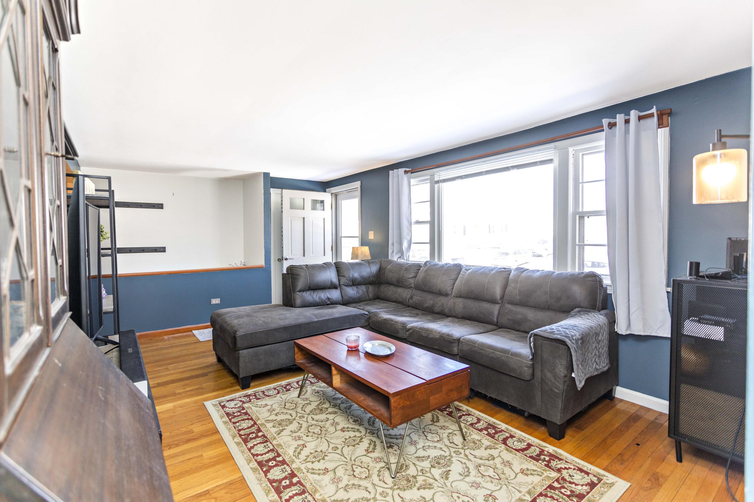7 Justamere Road Brunswick, ME 04011 - Photo 3 of 21 Living Room 1
