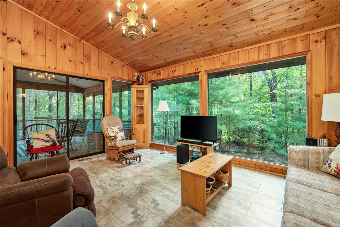 975 Chattooga Lake Road Mountain Rest, SC 29664 - Photo 8 of 50 Gallery Image 8