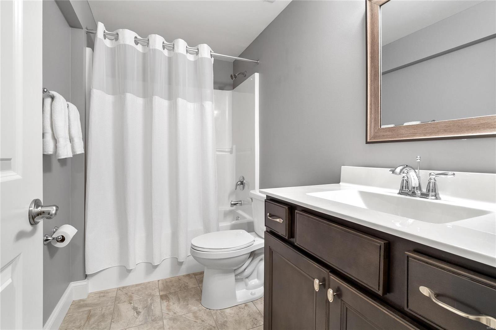 919 Ridgepointe Pl Circle, Unit 131 Lake St. Louis, MO 63367 - Photo 33 of 45