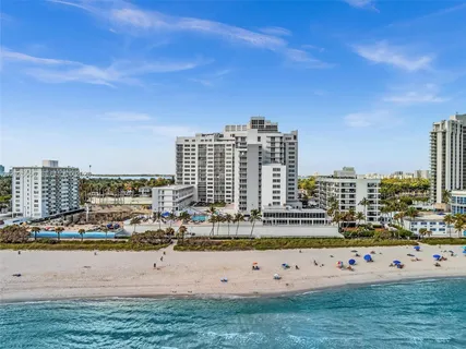 $570,000 | 5401 Collins Avenue, Unit 107, Miami Beach, FL 33140