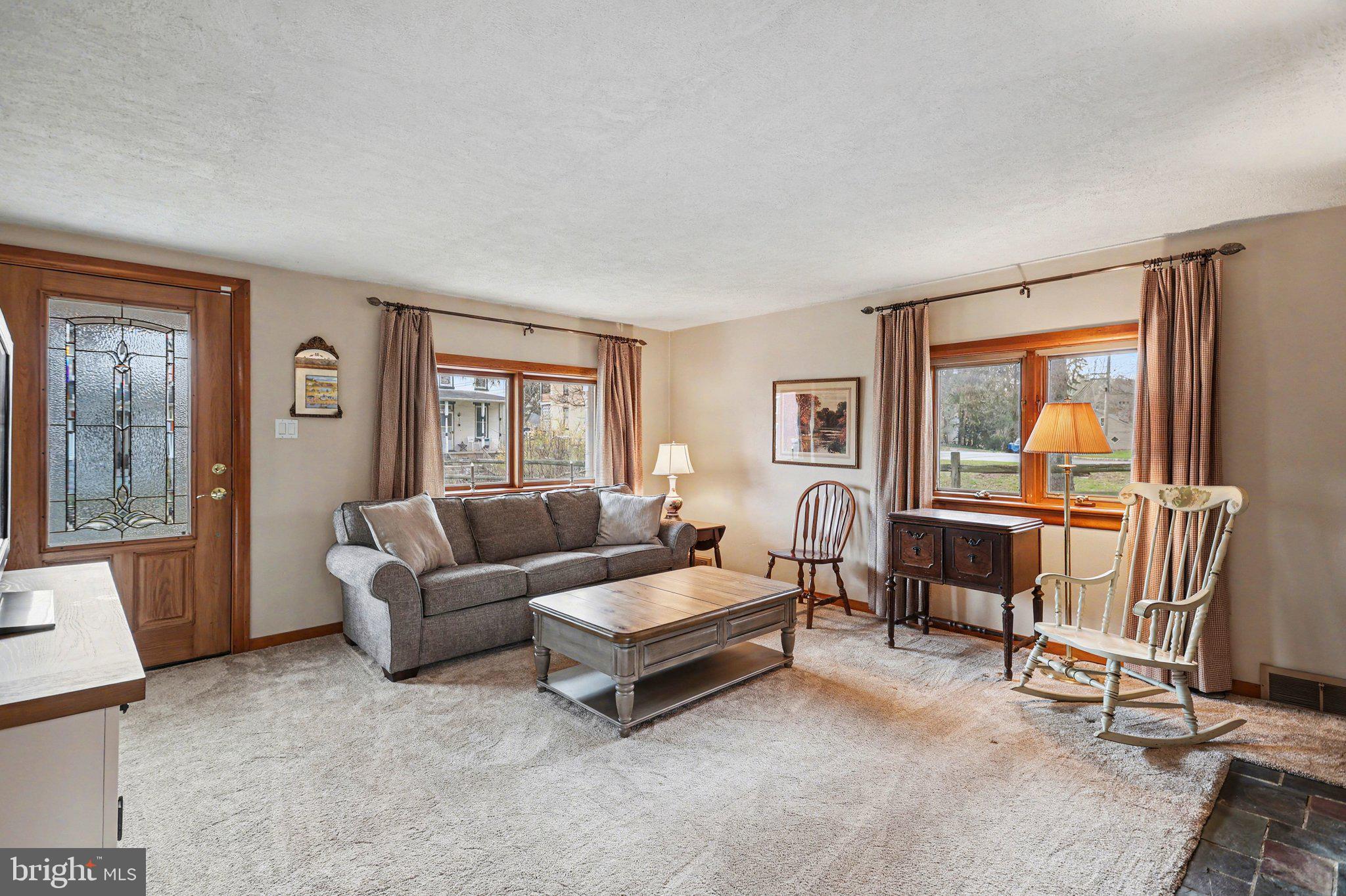 2708 Mill Road Mechanicsburg, PA 17055 - Photo 4 of 27 Cozy living space with natural light.