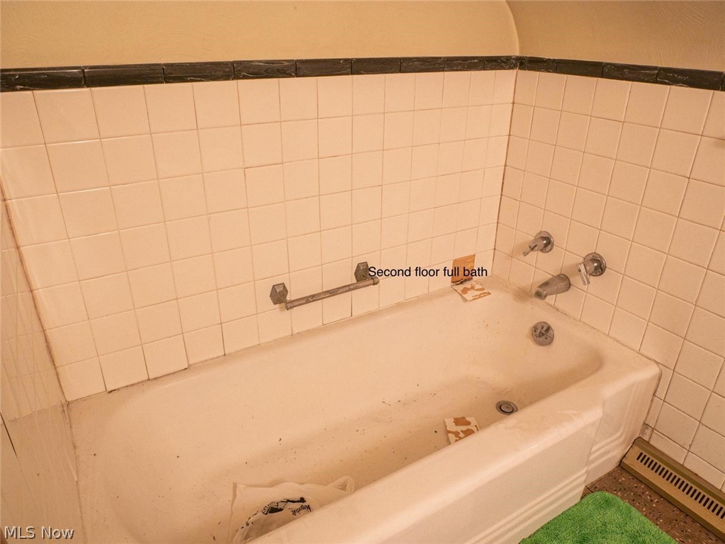 2819 Center Road Youngstown, OH 44514 - Photo 16 of 32 Second floor bathroom.
Needs a little tlc and will be charming.