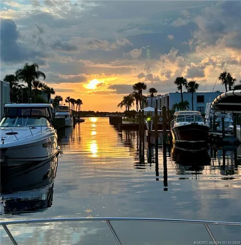 $290,000 | 1950 Southwest Palm City Road, Unit 7207, Stuart, FL 34994