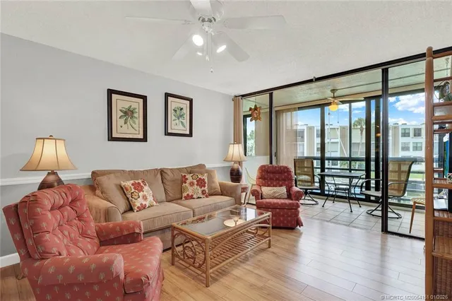 $290,000 | 1950 Southwest Palm City Road, Unit 7207, Stuart, FL 34994