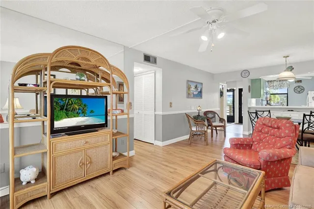 $290,000 | 1950 Southwest Palm City Road, Unit 7207, Stuart, FL 34994