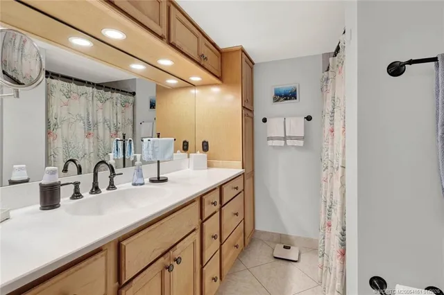 $290,000 | 1950 Southwest Palm City Road, Unit 7207, Stuart, FL 34994