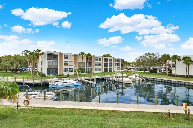 $290,000 | 1950 Southwest Palm City Road, Unit 7207, Stuart, FL 34994