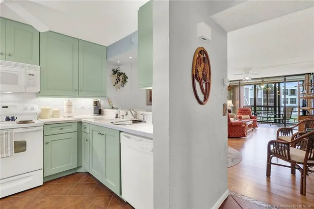 $290,000 | 1950 Southwest Palm City Road, Unit 7207, Stuart, FL 34994