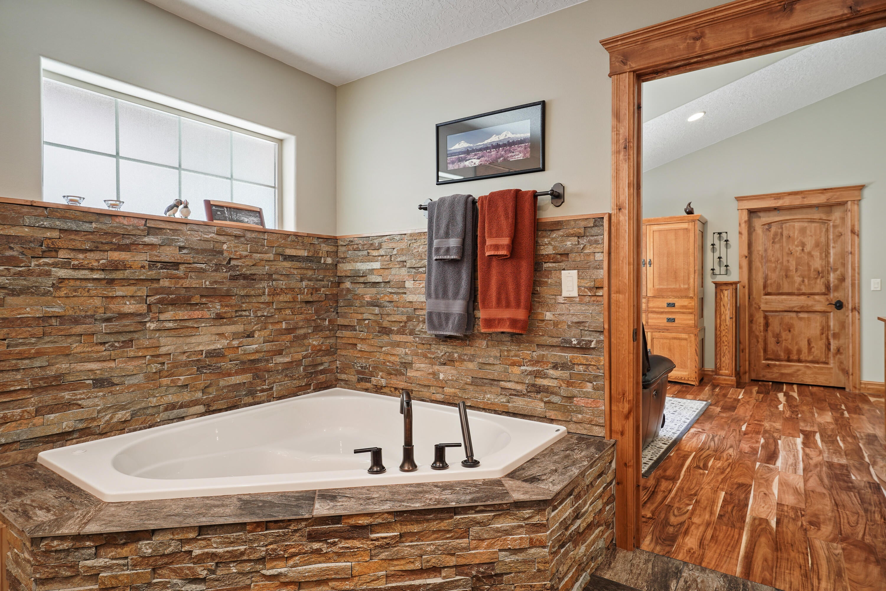 55420 Huntington Road Bend, OR 97707 - Photo 23 of 52 DSC00587