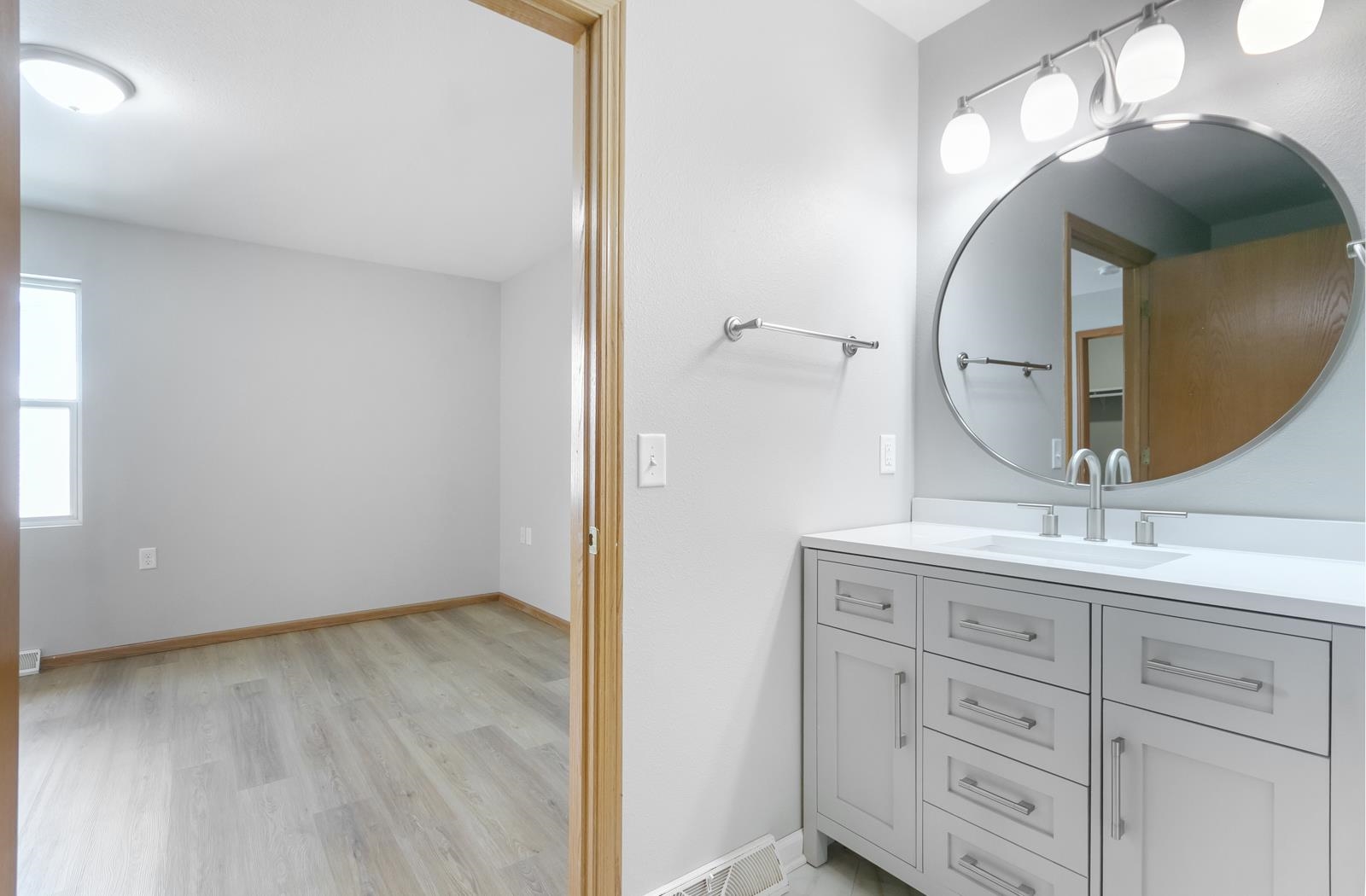 2414 Commercial Madison, WI 53704 - Photo 20 of 62