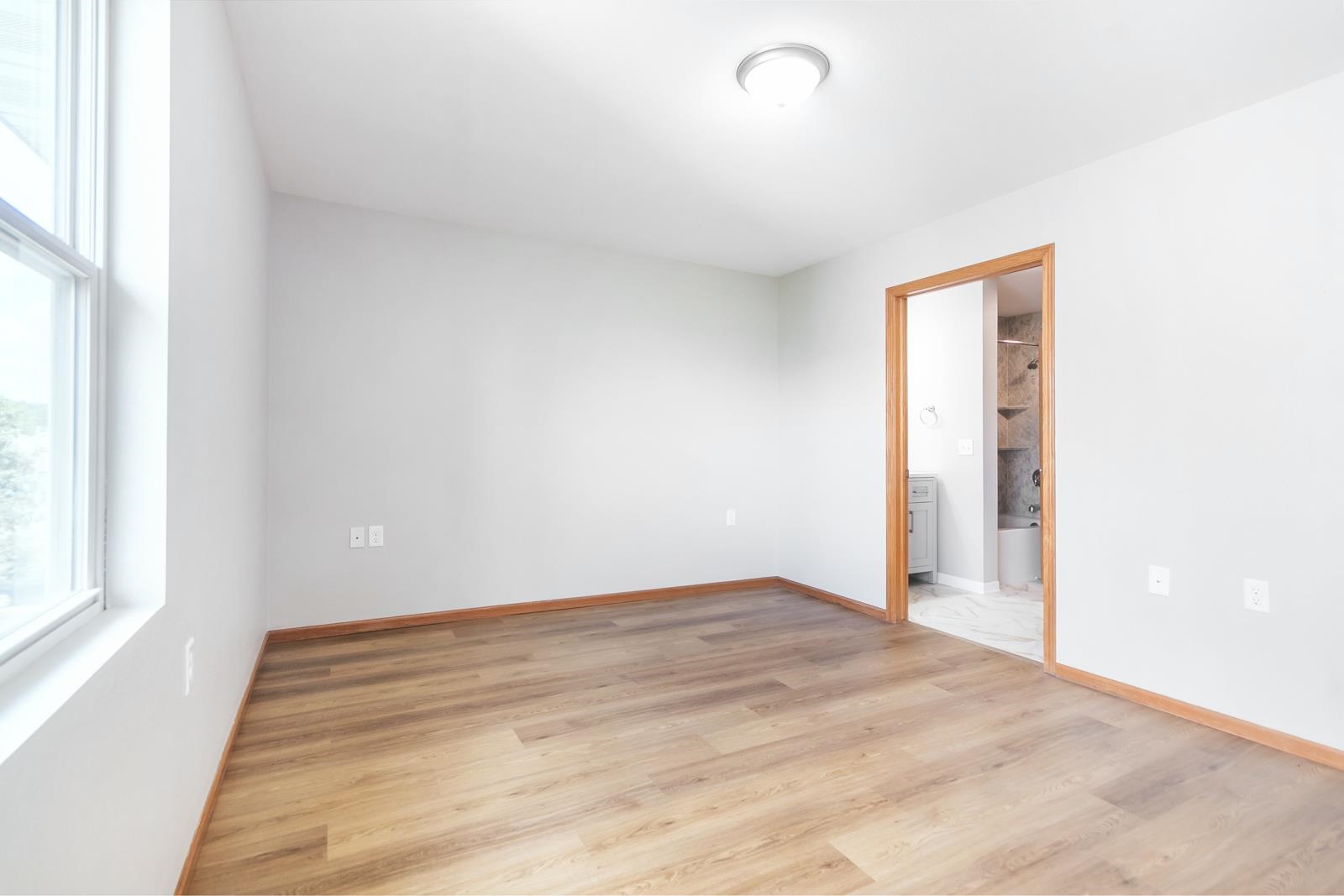 2414 Commercial Madison, WI 53704 - Photo 29 of 62