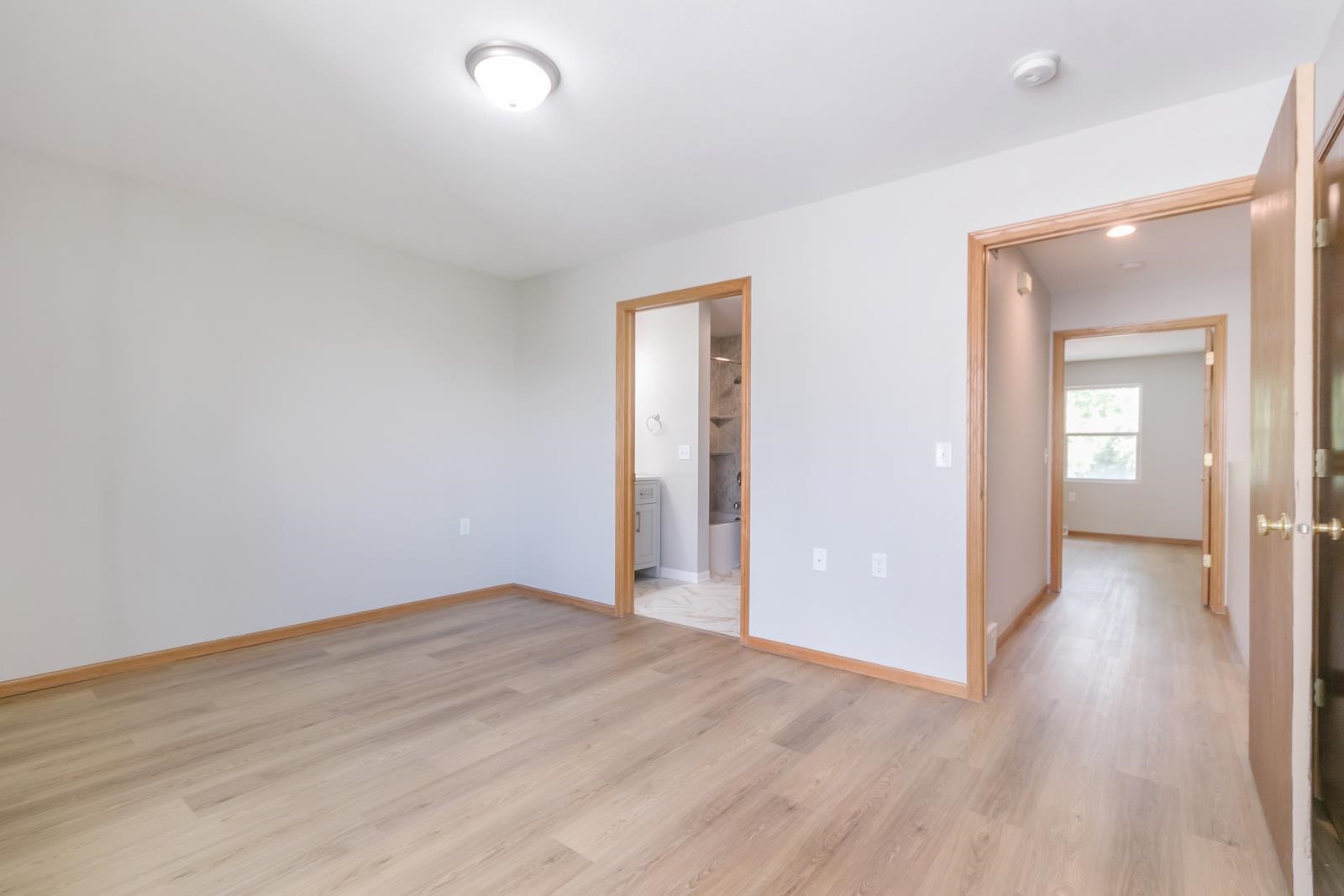 2414 Commercial Madison, WI 53704 - Photo 31 of 62