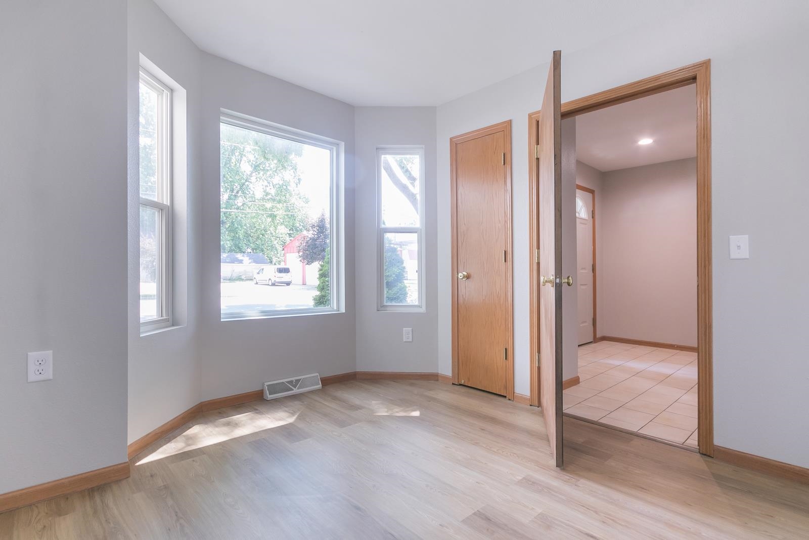 2414 Commercial Madison, WI 53704 - Photo 37 of 62