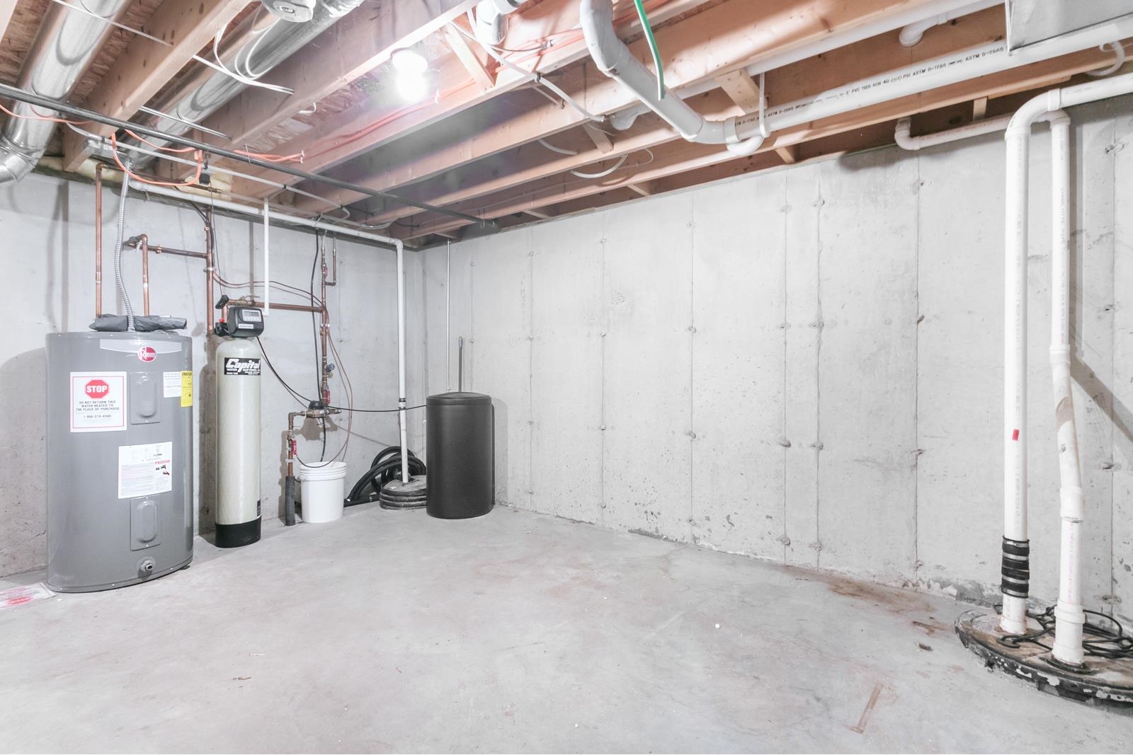 2414 Commercial Madison, WI 53704 - Photo 44 of 62