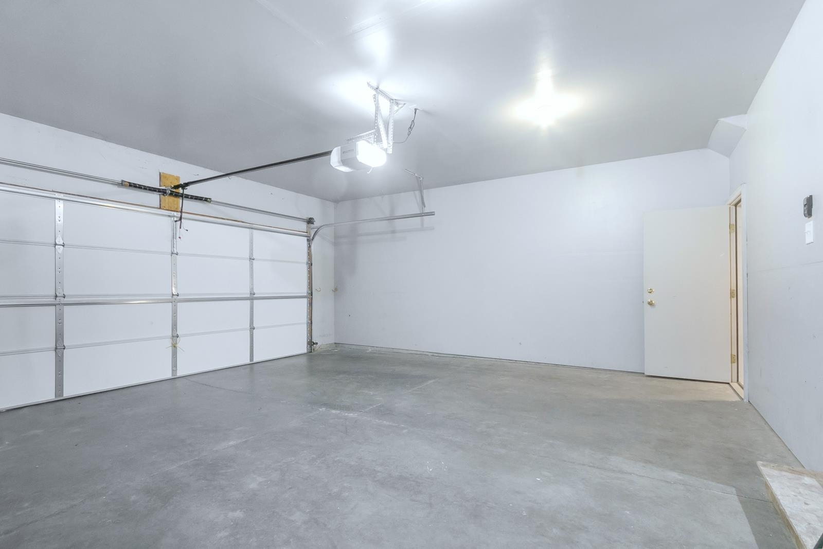 2414 Commercial Madison, WI 53704 - Photo 48 of 62