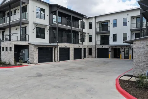 $299,500 | 630 Central Parkway, Unit 1113, New Braunfels, TX 78130