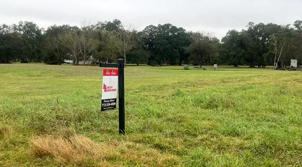 $44,000 | 562 Mill Road, Angleton, TX 77515