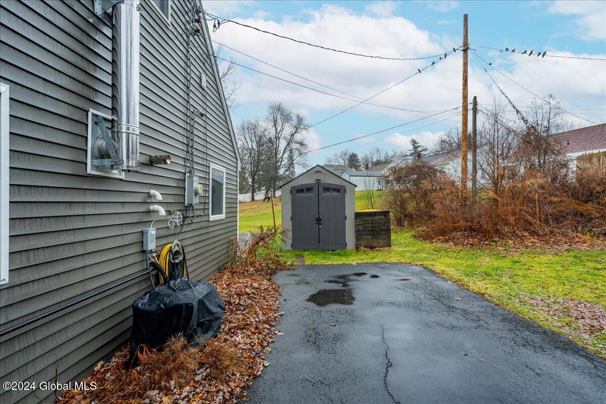 7 Audrey Road Colonie, NY 12110 - Photo 11 of 31 11-7 AUDREY-18