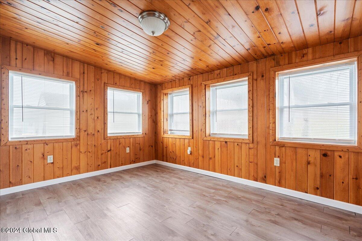 7 Audrey Road Colonie, NY 12110 - Photo 17 of 31 17-7 AUDREY-11