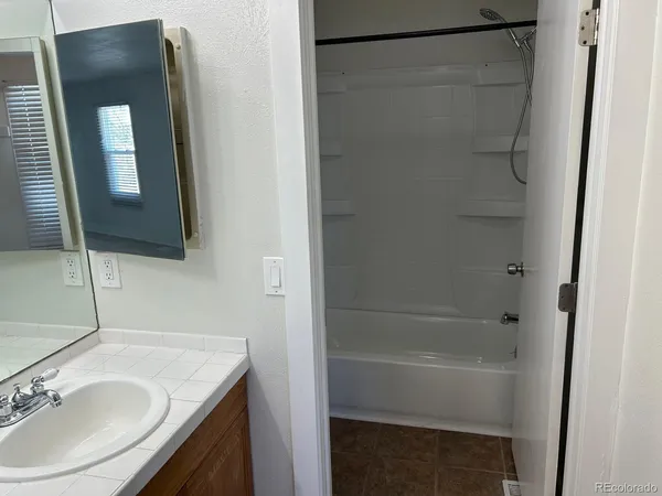 $2,800 | 3949 South Yampa Street, Aurora, CO 80013