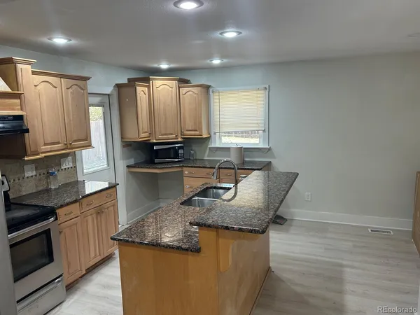 $2,800 | 3949 South Yampa Street, Aurora, CO 80013