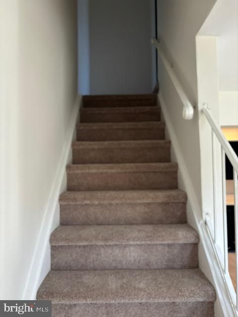 21 Locust Court Sicklerville, NJ 08081 - Photo 9 of 29 a view of entryway