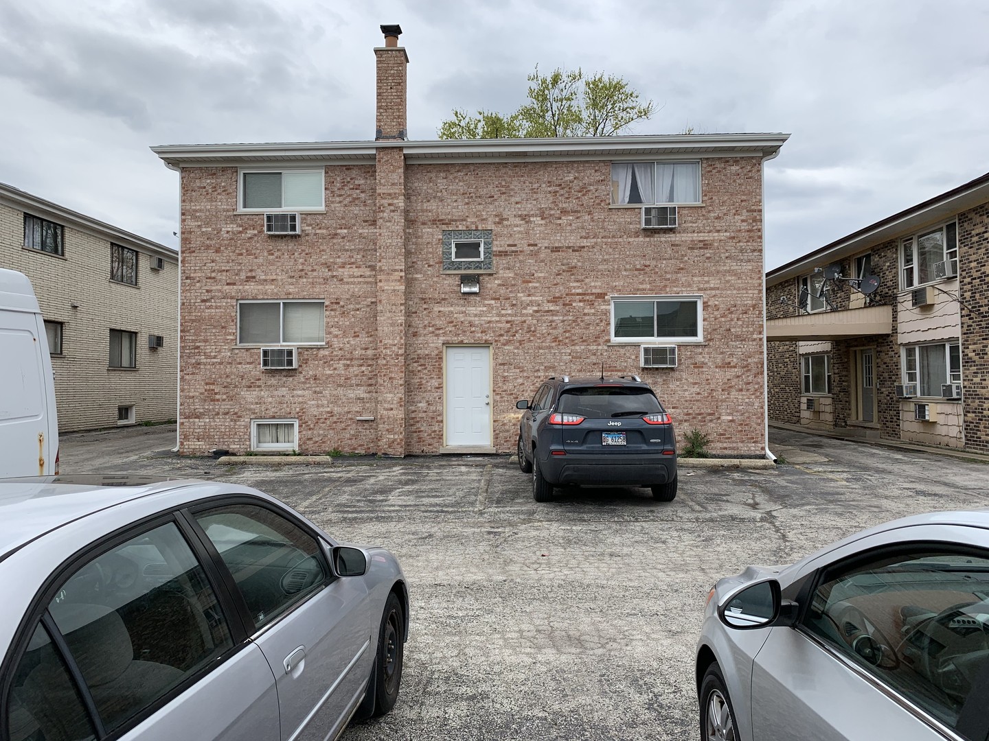 10341 McVicker Avenue, Unit 1N Chicago Ridge, IL 60415 - Photo 2 of 12
