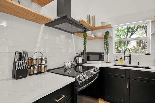 $3,250 | 3904 Highland Drive, Austin, TX 78734