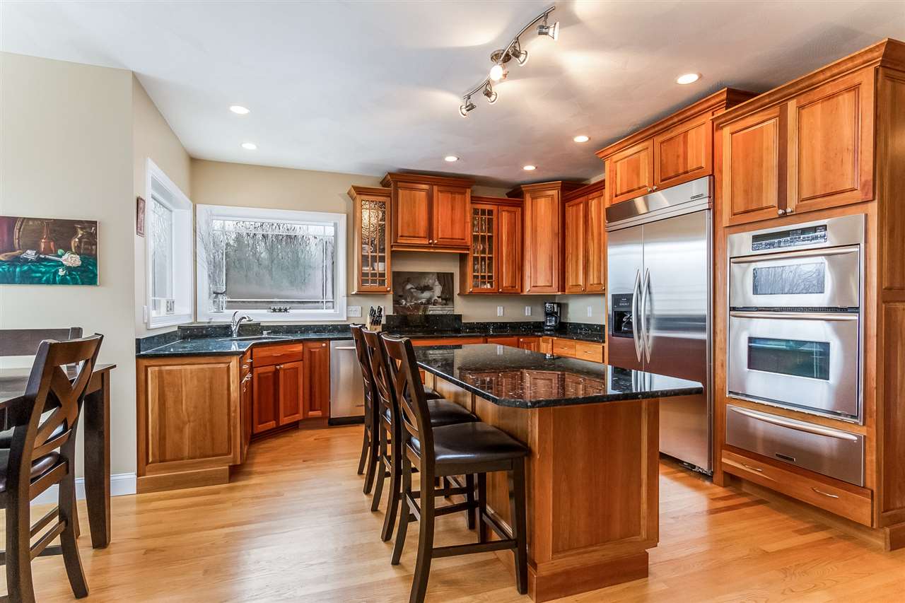 848 Borough Road Pembroke, NH 03275 - Photo 9 of 40