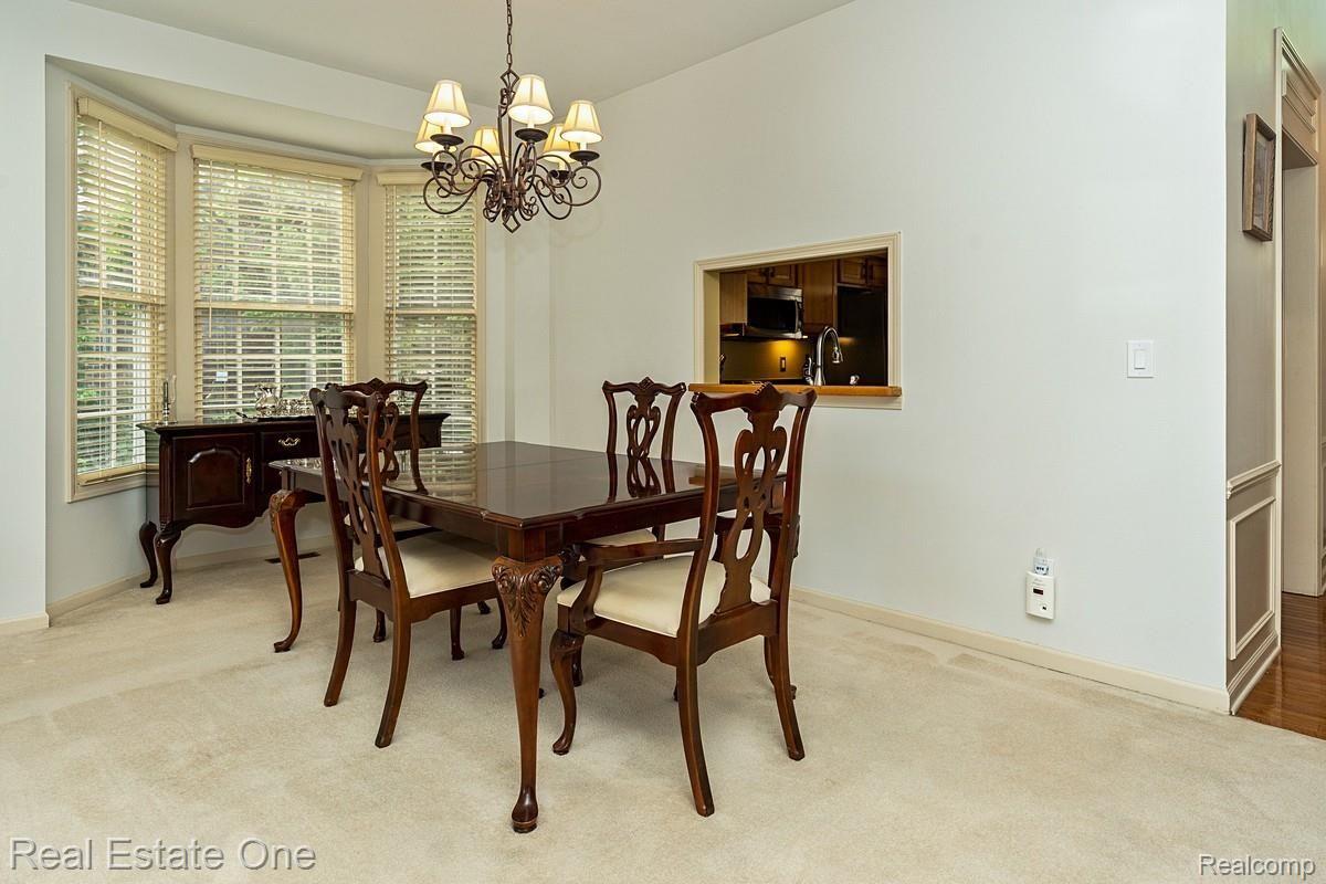 1892 Dunham Drive Rochester, MI 48306 - Photo 7 of 25 8f9f04b9-7093-4295-a33c-0ad67aac099b.jpg