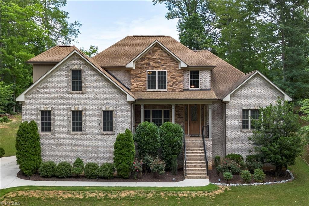 5414 Rambling Road Greensboro, NC 27409 - Photo 2 of 37