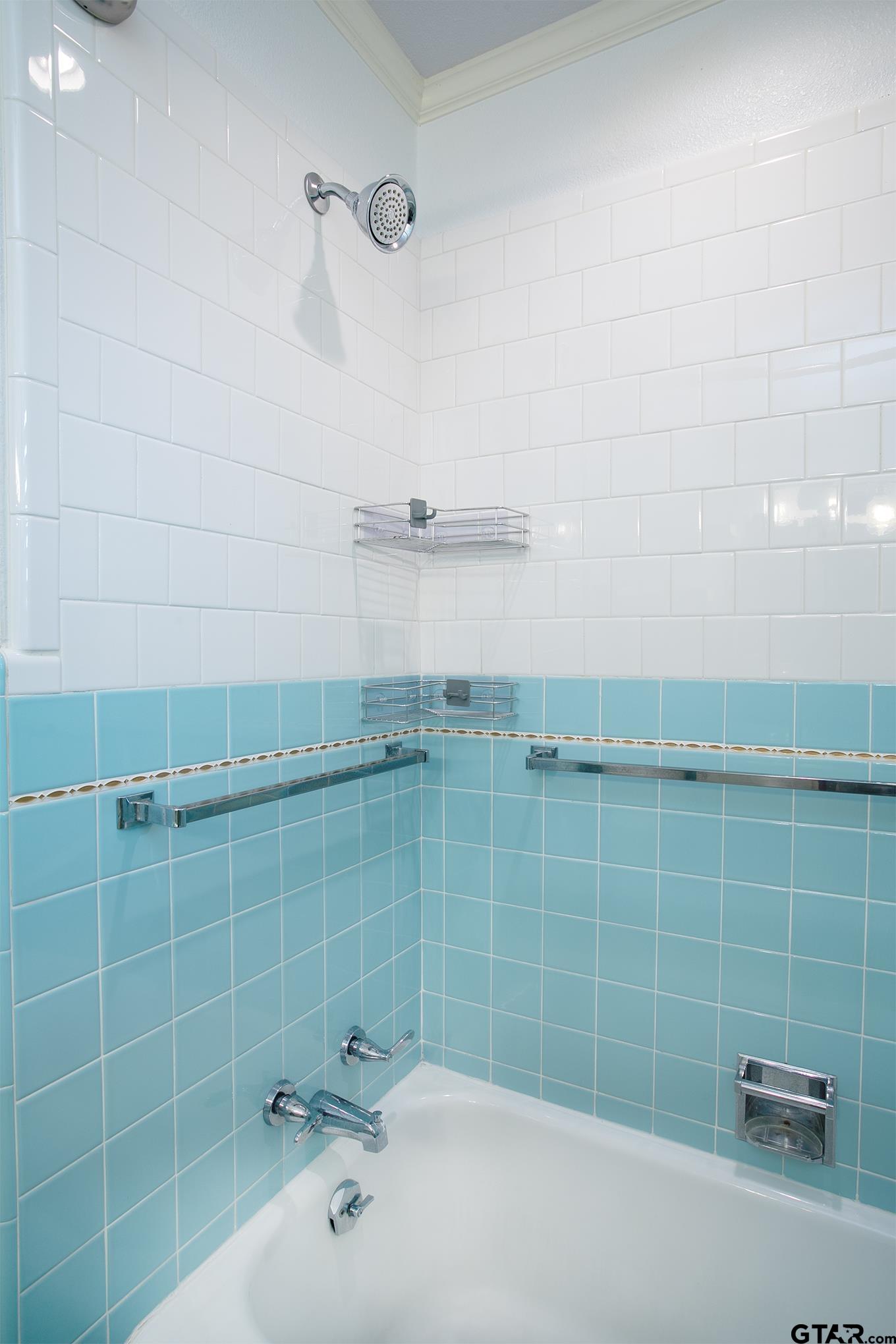 502 West Hubbard Street Lindale, TX 75771 - Photo 21 of 48 a bathroom with a shower